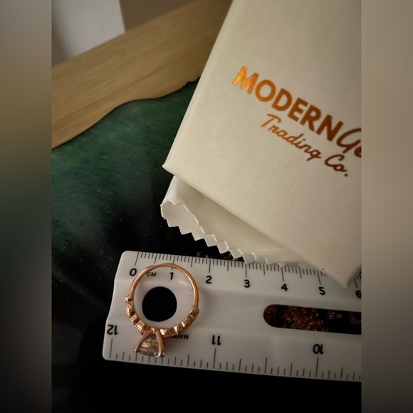 Modern Gents - The Sofia Rose Gold Vintage - Size 4 - Picture 8 of 11